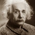 Portrait von Albert Einstein in schwarz weiß